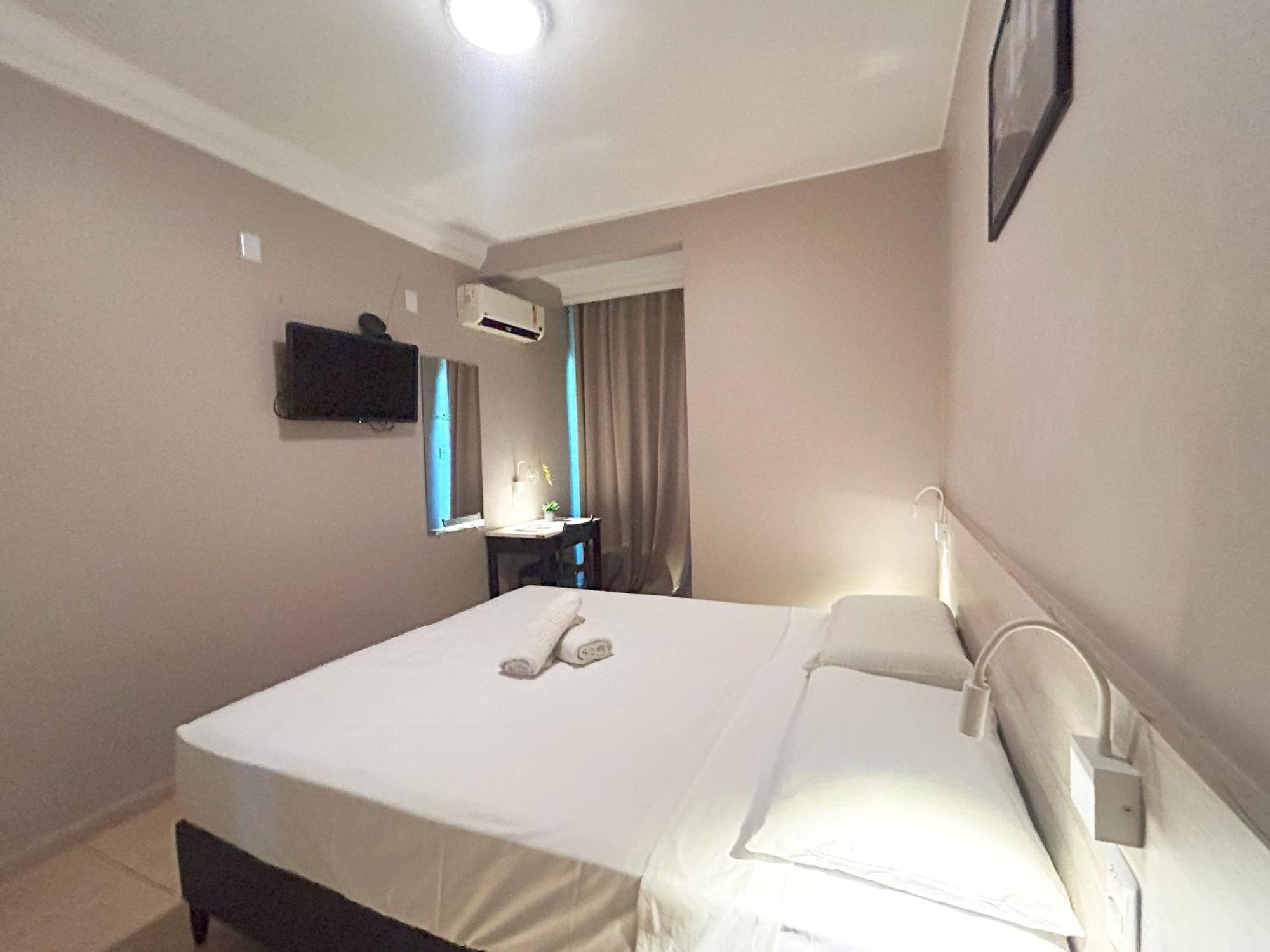 El Pilar Hotel